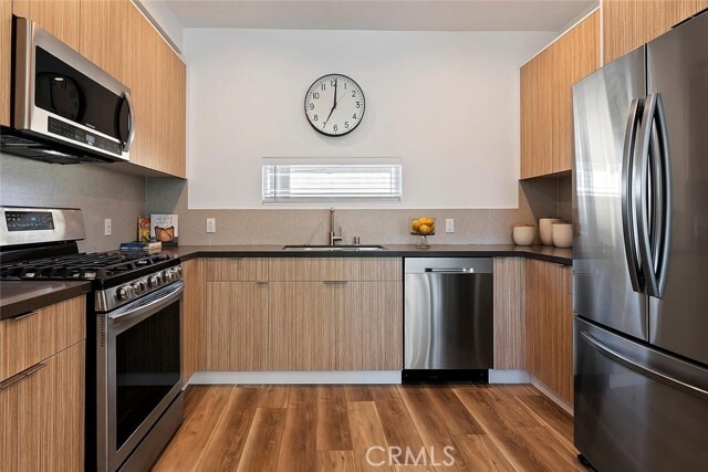 Building Photo - 13536 Vanowen St