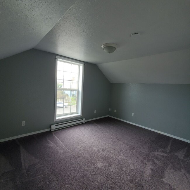 Building Photo - Pet Friendly 3 Bedroom with RV Parking, Close to Downtown Albany!