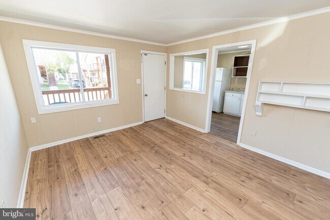 Building Photo - 516 Bay St