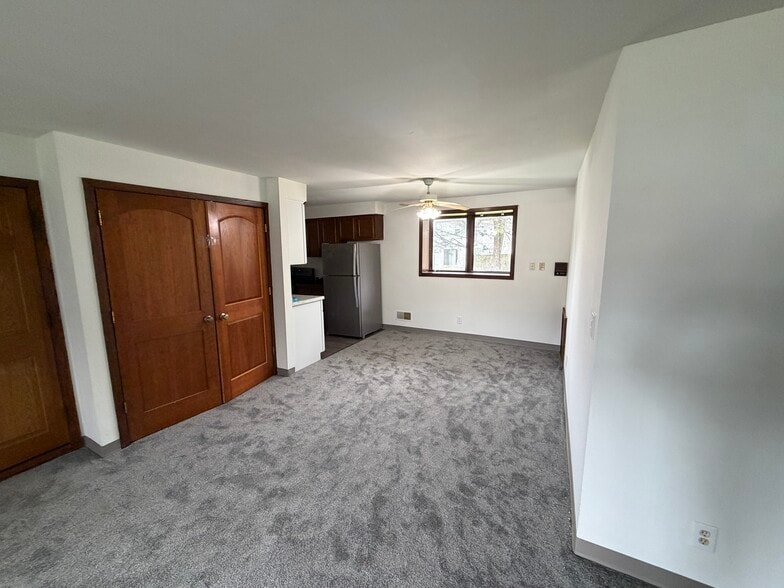 Building Photo - 6154 S 42nd St