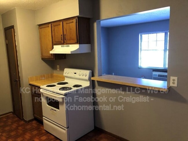 Building Photo - 551 N Somerset Terrace