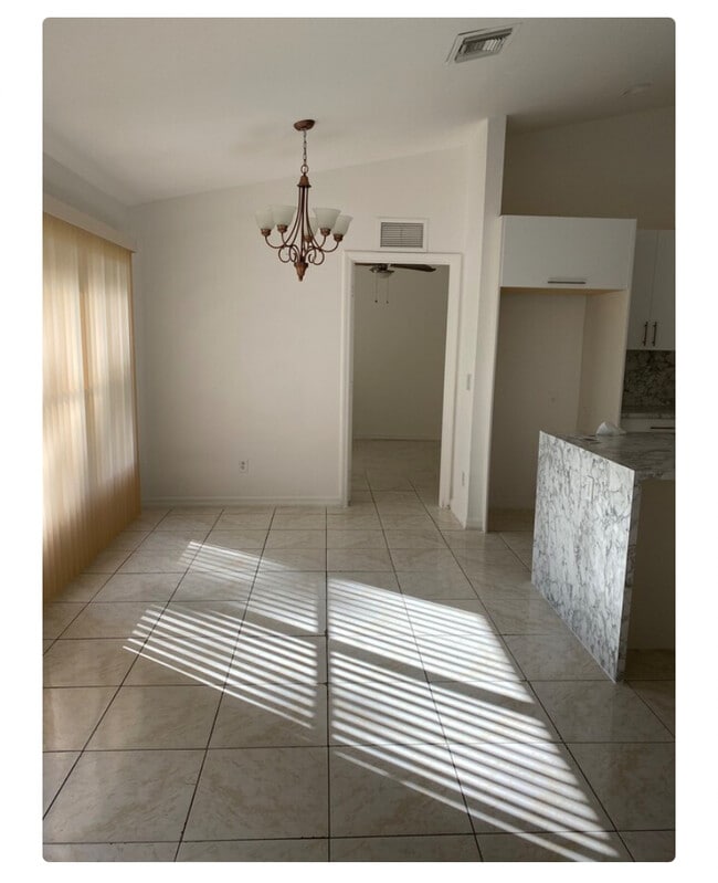 Building Photo - 2813 3rd St SW