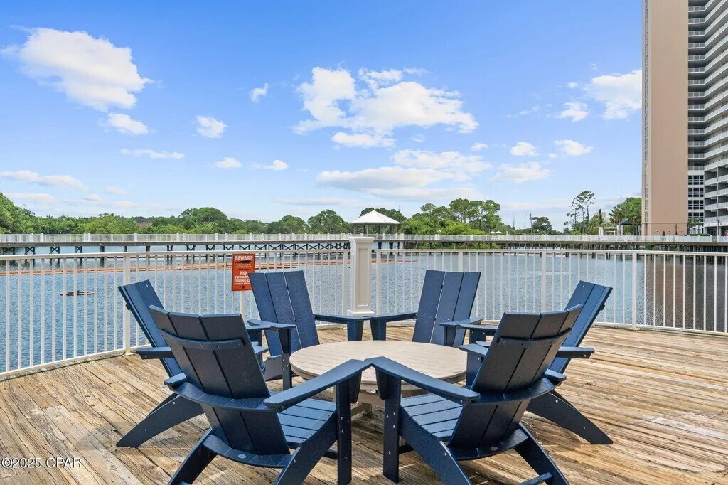 Lots of seating areas - 9860 S Thomas Dr