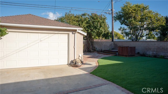 Building Photo - 19328 Entradero Ave