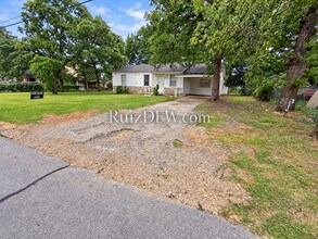 Building Photo - 6360 Renwood Dr