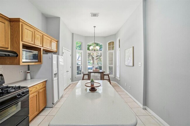 Building Photo - 409 E Austin Ave