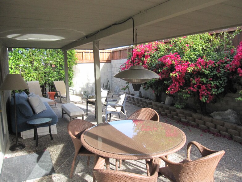 Building Photo - 777 E San Lorenzo Rd