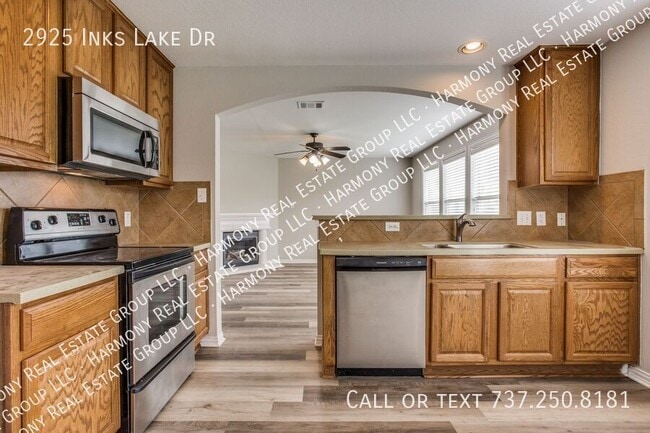 Building Photo - 2925 Inks Lake Dr