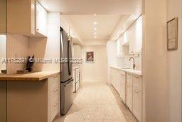 Building Photo - 1121 Crandon Blvd