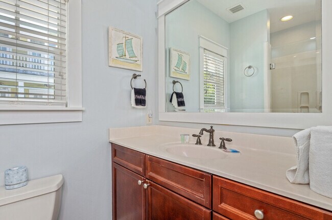 Building Photo - 87 Barracuda St