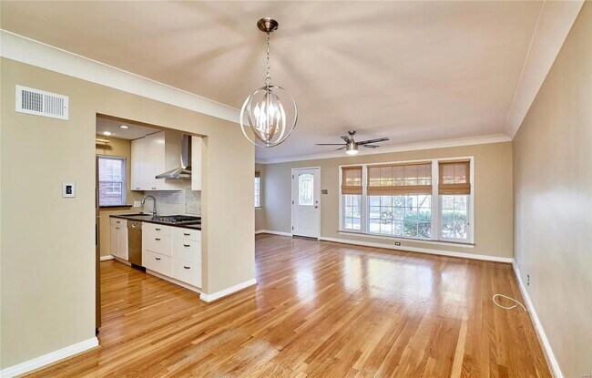 Building Photo - 1120 Terrace Dr