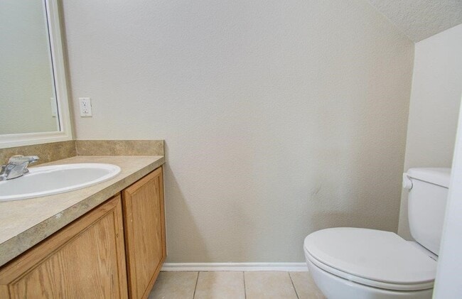 Building Photo - 6131 Scotchwood Dr