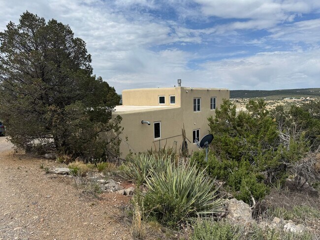 Building Photo - 10 Alta Ct