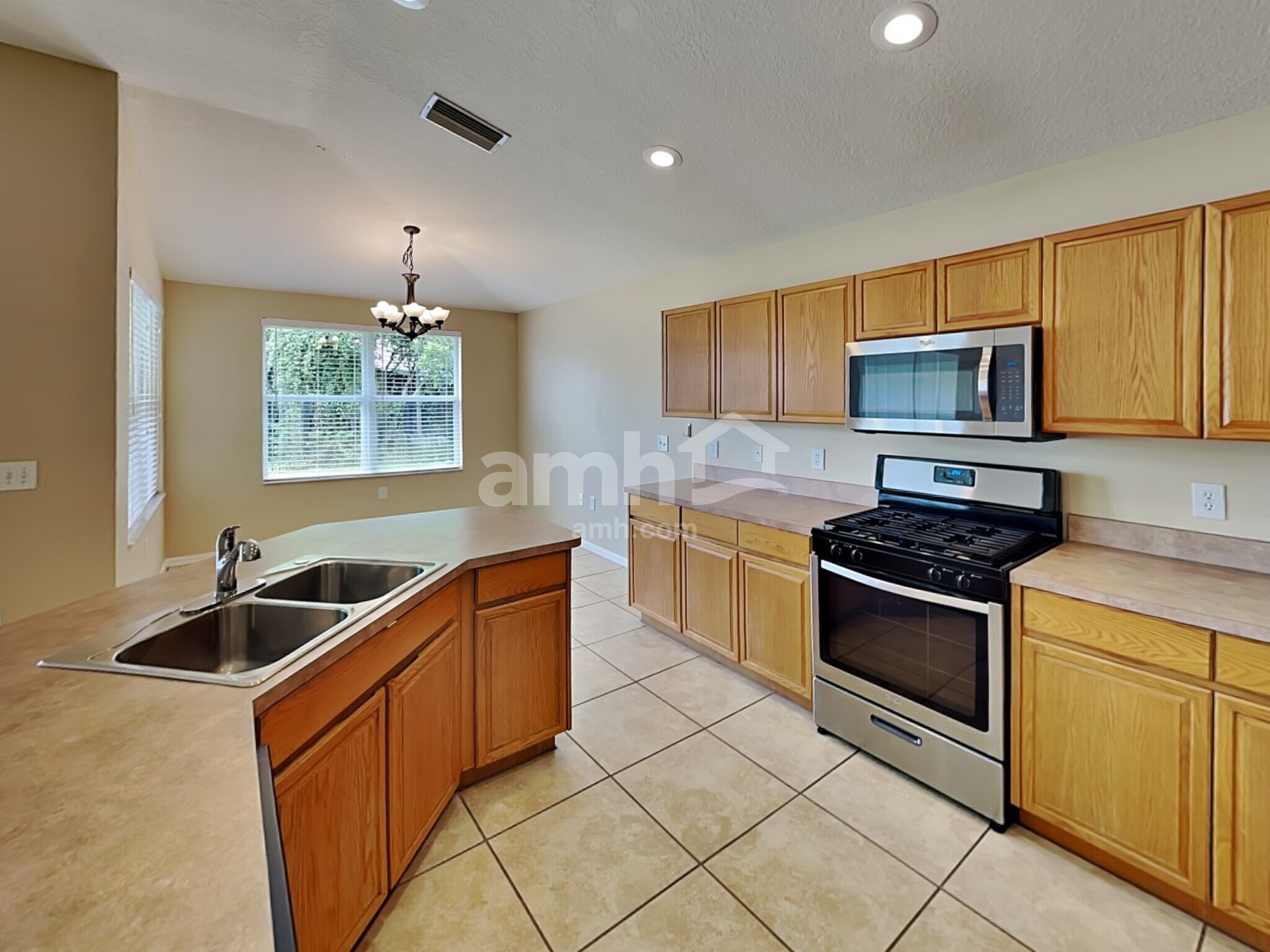 Building Photo - 15505 Martinmeadow Dr