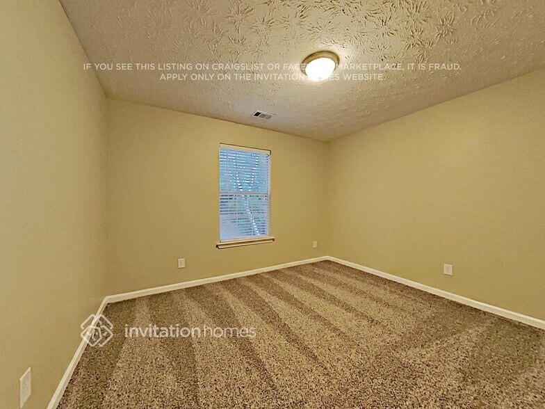 Building Photo - 6065 Savannah Dr