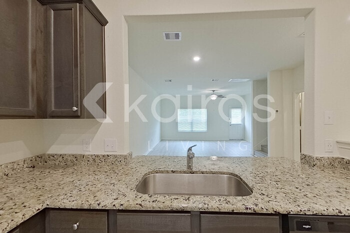 Building Photo - 10631 Hillside Creek Dr