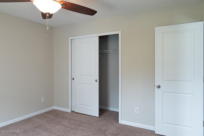 Building Photo - 81 Saluda Way