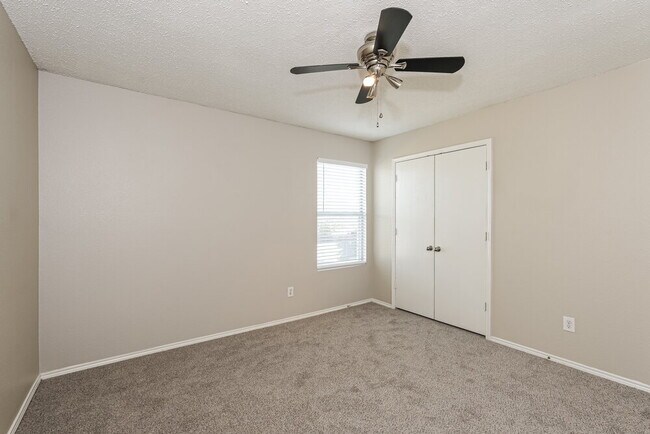 Building Photo - 532 Hertford St