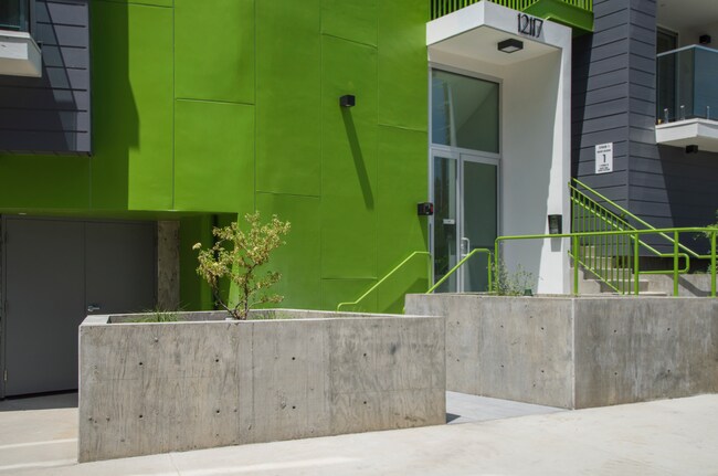 Building Photo - 12117 Valleyheart Dr