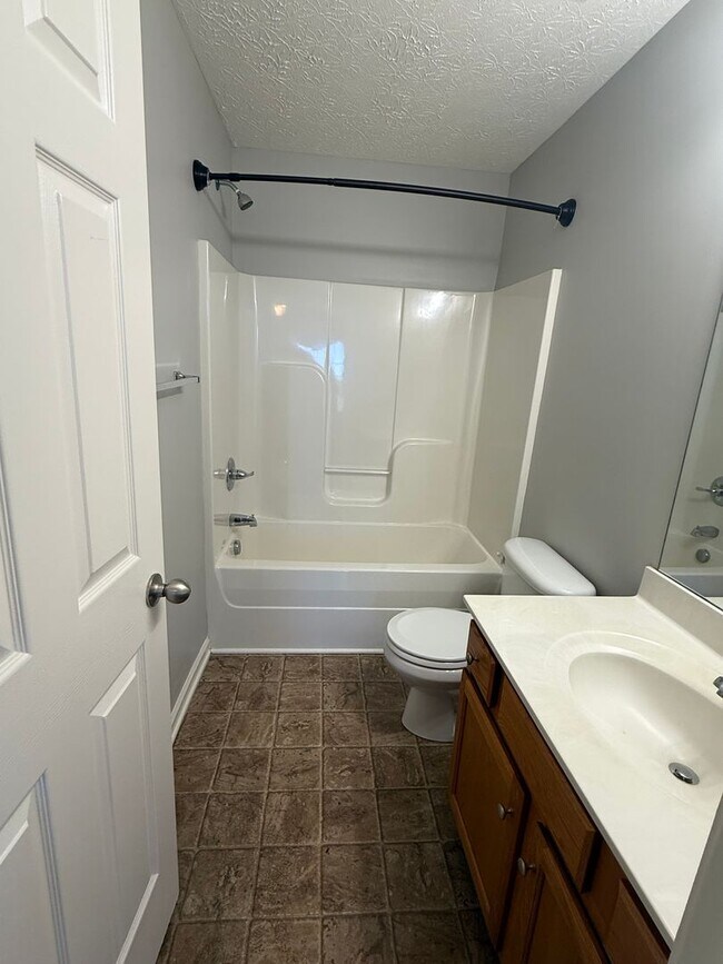 Building Photo - HALF OFF ONE MONTH AT UPPER STONE!