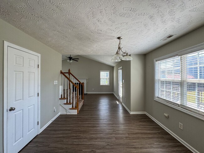 Building Photo - 1502 Bridgeton Way