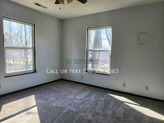 Building Photo - 1114 Derbydale Rd
