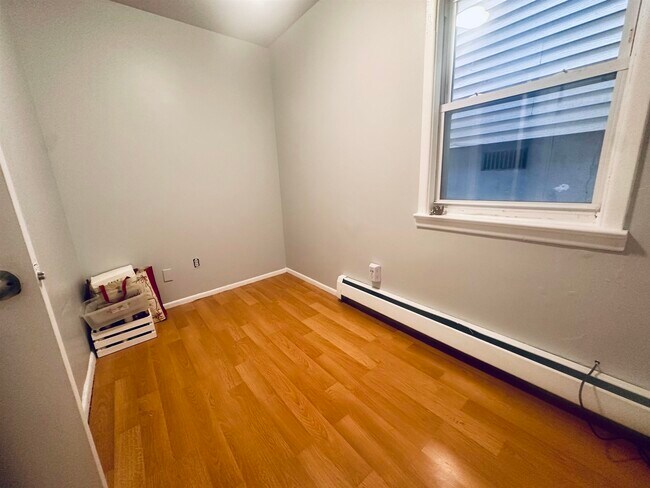 Building Photo - 97 Sanford Pl