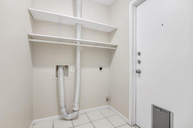 Building Photo - 20235 Apache Gardens Ln