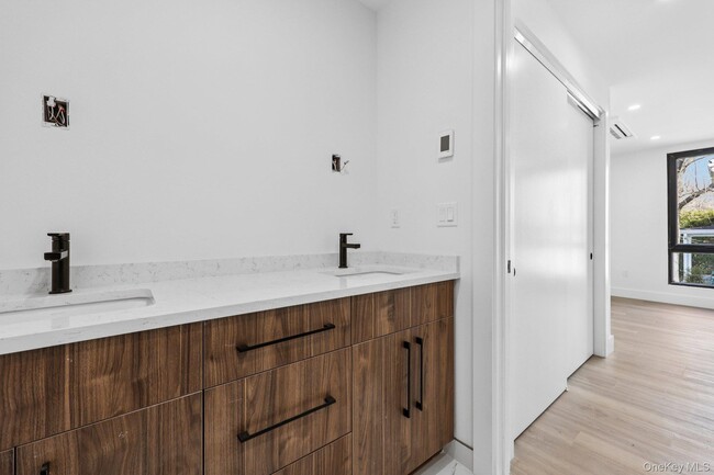 Building Photo - 325 Manville Rd