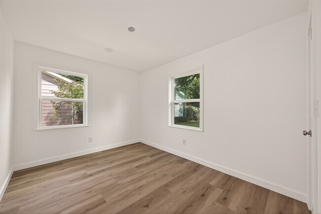 Building Photo - 3922 Alsace St