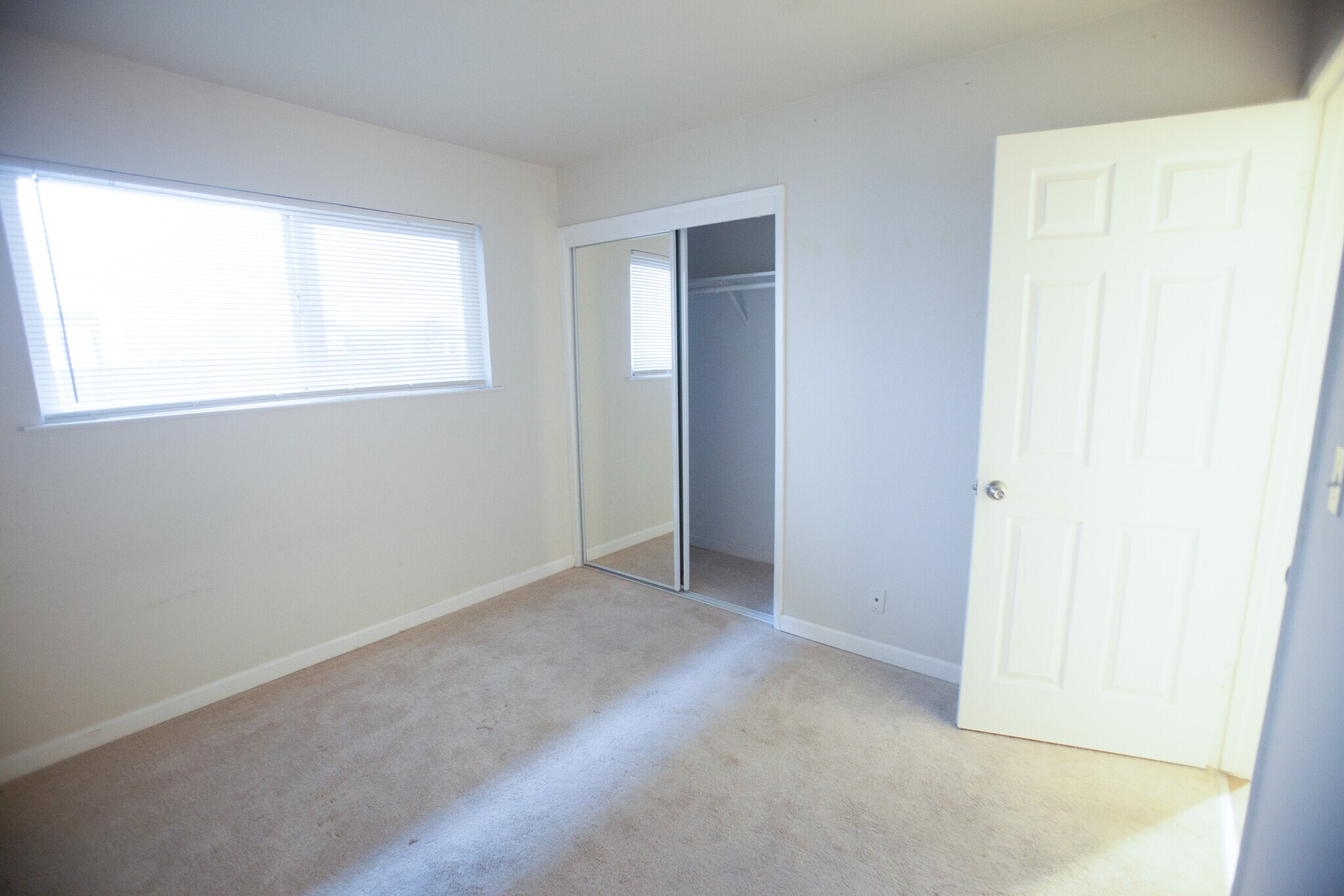 Building Photo - 621 Grand Fir Ave