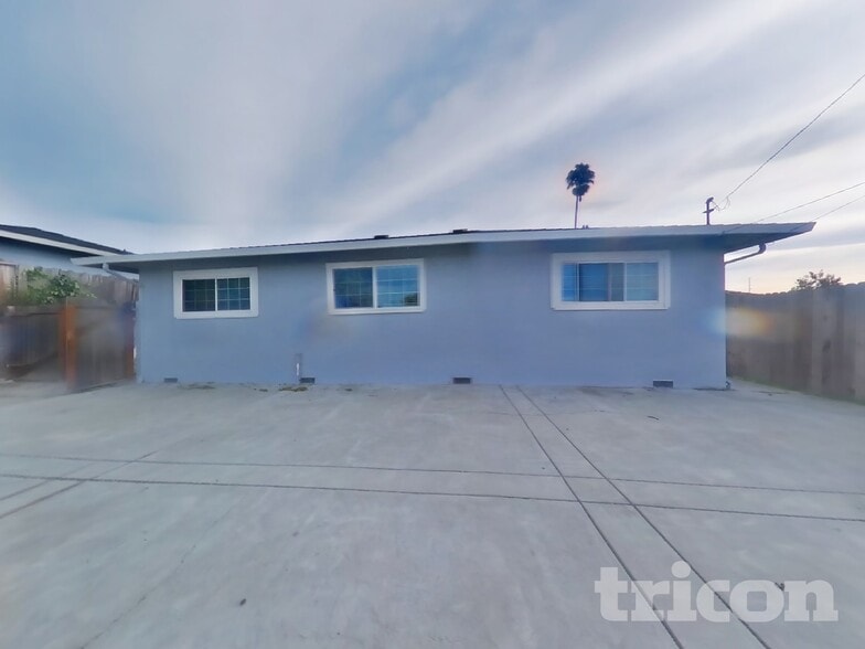 Building Photo - 121 Hodges St