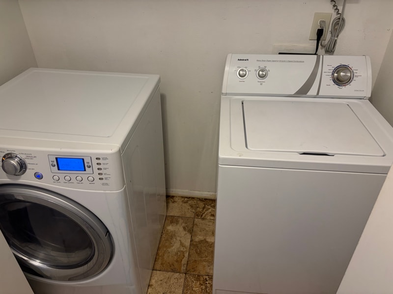 Building Photo - 6874 Noble St