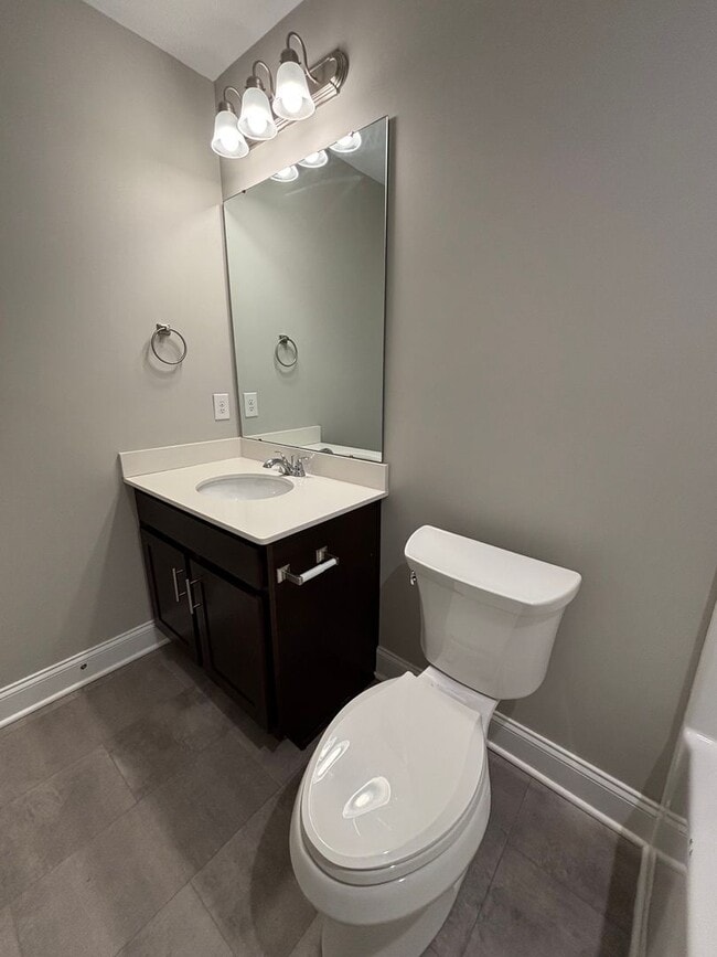 Building Photo - Beautiful Townhome in Cannosburg!