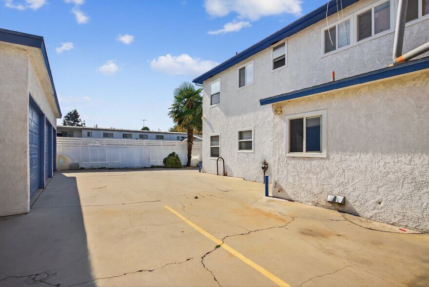 Building Photo - 4308 E 4th St