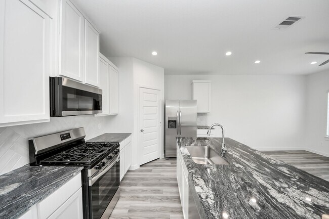 Building Photo - 10326 Penryn Frst Trl