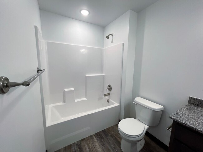 Building Photo - 827 Rookery Ln
