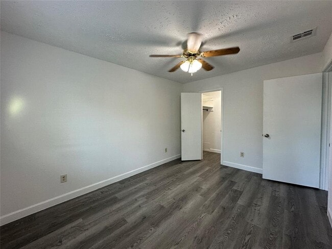 Building Photo - 101 Cavalry Cir