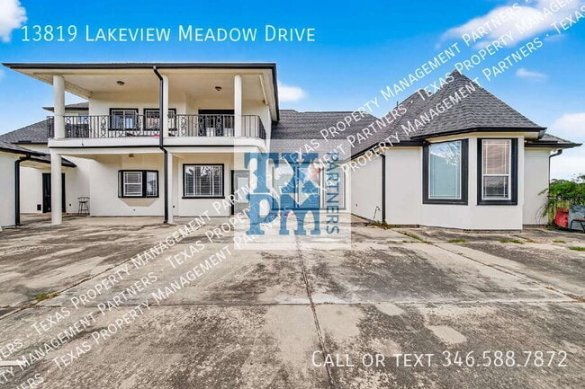 Building Photo - 13819 Lakeview Meadow Dr