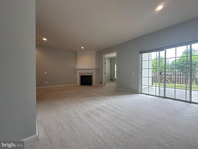 Building Photo - 45760 Smoketree Terrace