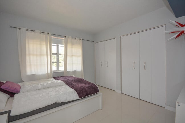 Building Photo - 1231 NW 13th St