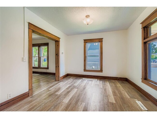 Building Photo - 915 Fuller Ave