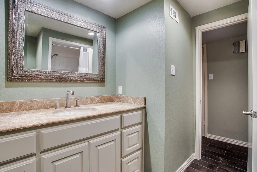 Building Photo - 12553 Montego Plz