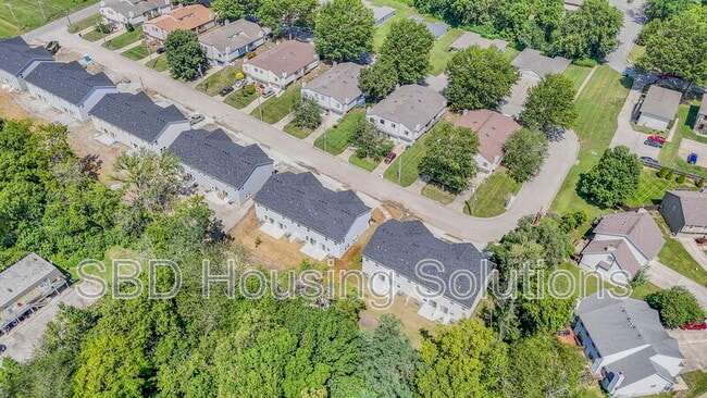 Building Photo - 9007 E 85th Pl