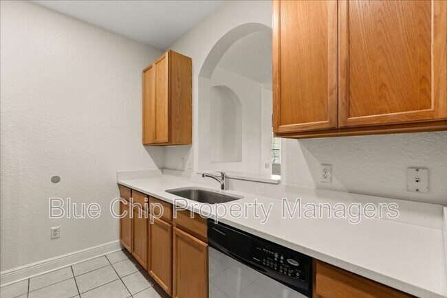 Building Photo - 6402 Cava Alta Dr