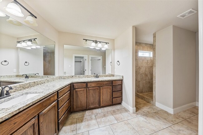 Building Photo - 4904 Ridglea Hills Ct