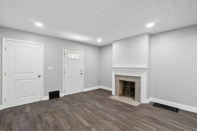 Building Photo - 1272-1274 E 21st Ave