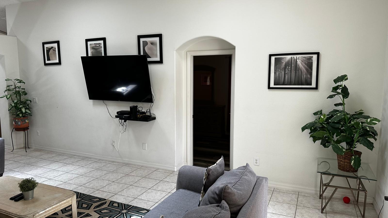 Tv included furnished app - 2651 Oneida Loop