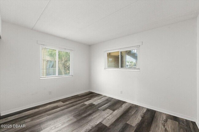 Building Photo - 411 N Halifax Ave