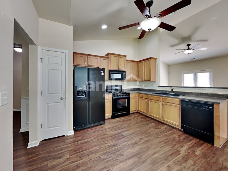 Building Photo - 1500 Woodberry Ct